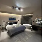 On The Sea Suite&spa Méthana