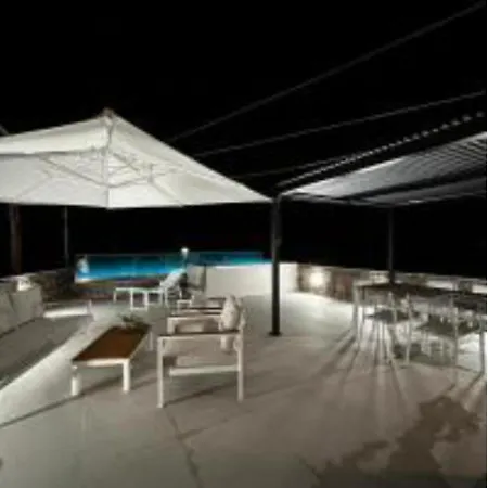 On The Sea Suite&spa וילה *
