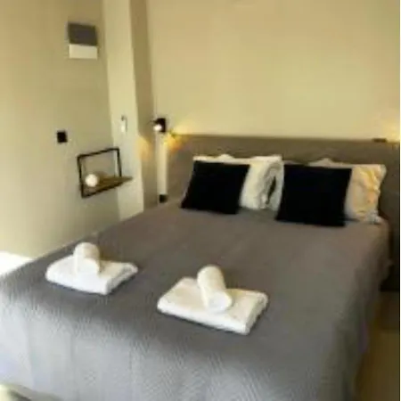 On The Sea Suite&spa Méthana