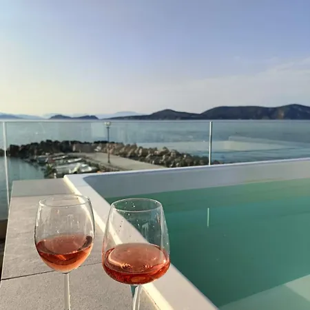 On The Sea Suite&spa Willa Méthana