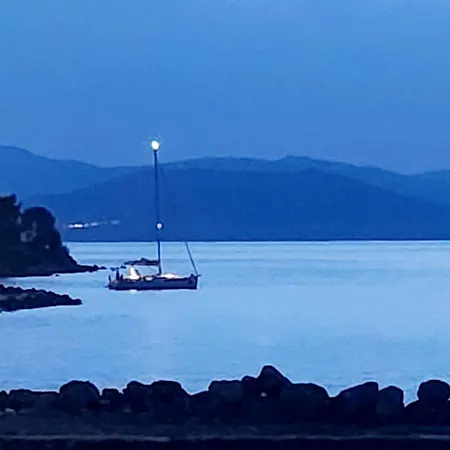 On The Sea Suite&spa 别墅 迈萨纳