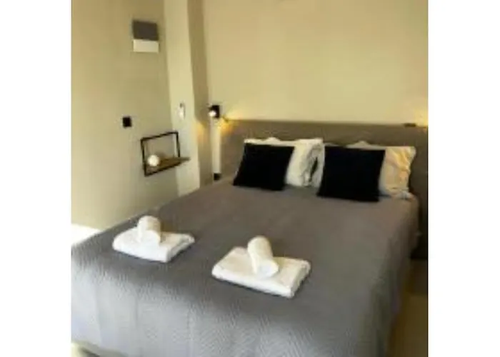 On The Sea Suite&spa Méthana