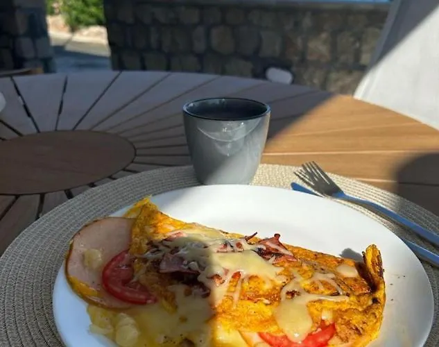 On The Sea Suite&spa Méthana