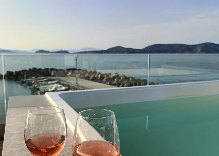 On The Sea Suite&spa Villa Méthana