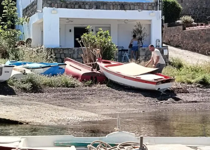 On The Sea Suite&spa Méthana